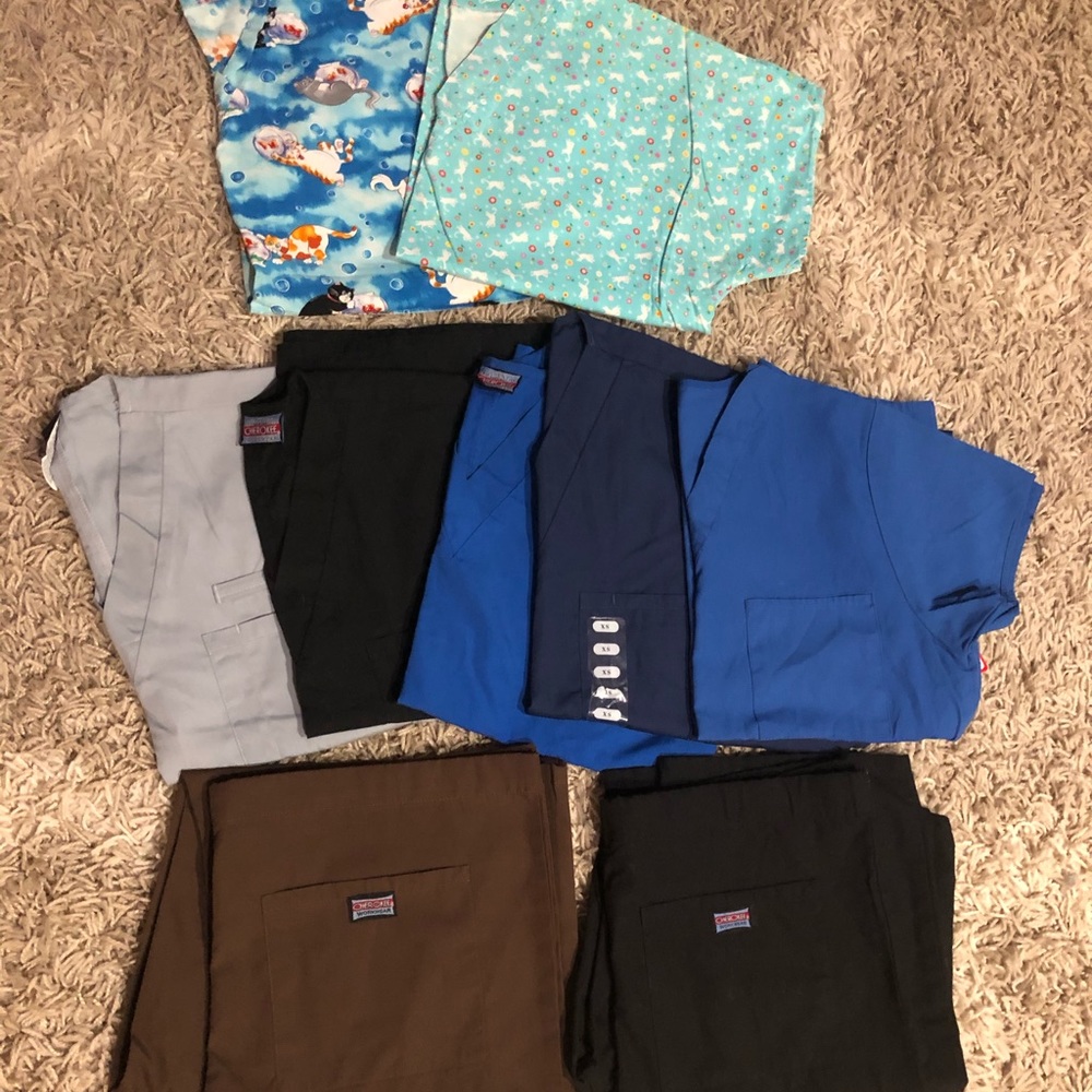 XS/S Scrubs Lot